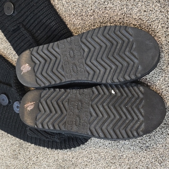 UGG Australia Women 5819 Black Knit Sweater Buttons Boots Shoes Sz 7 - Picture 4 of 8